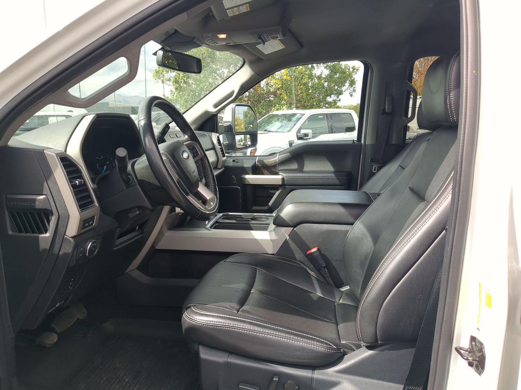 Used 2021 Ford F250 Lariat w/ Lariat Value Package AWD/4WD image 17
