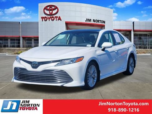 Used 2019 Toyota Camry XLE FWD image 4