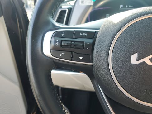 Used 2025 Kia Sportage EX image 15