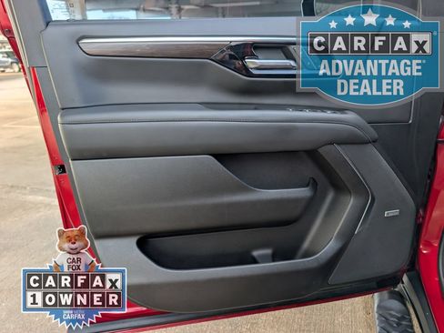 Used 2026 Chevrolet Tahoe Z71 w/ Comfort Package AWD/4WD image 15