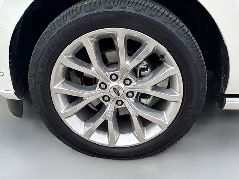 Used 2018 Ford Expedition Platinum RWD image 37