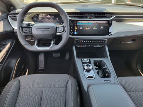 New 2026 Jeep Cherokee Laredo image 4