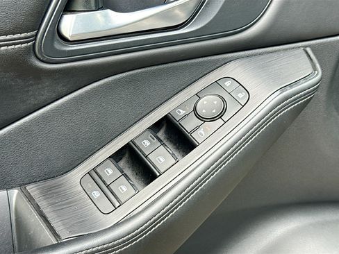 Used 2023 Nissan Rogue SV w/ SV Premium B Package AWD/4WD image 8