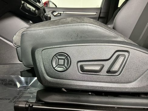 Used 2020 Audi Q3 2.0T Premium Plus image 13