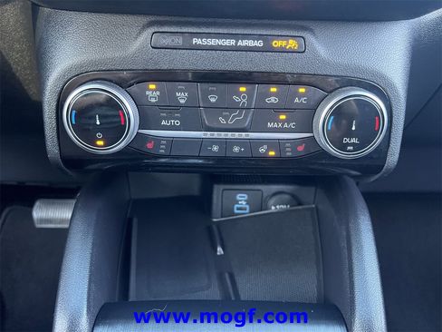 Used 2022 Ford Escape SEL w/ Technology Package image 9