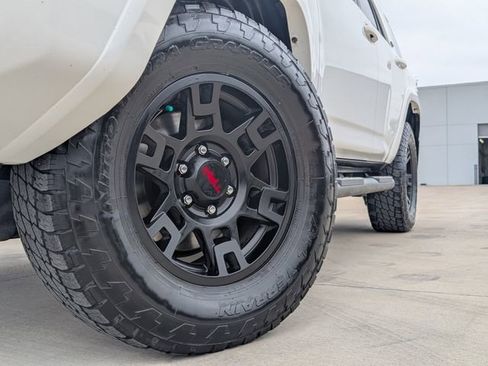 Used 2023 Toyota 4Runner SR5 Premium w/ Moonroof Package image 2