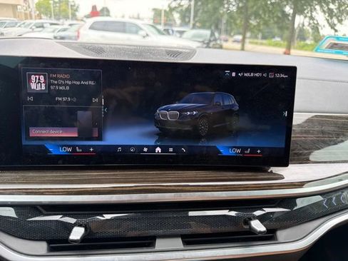 Used 2024 BMW X5 xDrive40i w/ M Sport Package AWD/4WD image 10