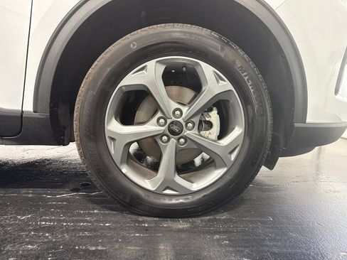 Used 2025 Ford Escape ST-Line AWD/4WD image 9
