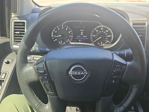 Used 2022 Nissan Frontier SV image 15