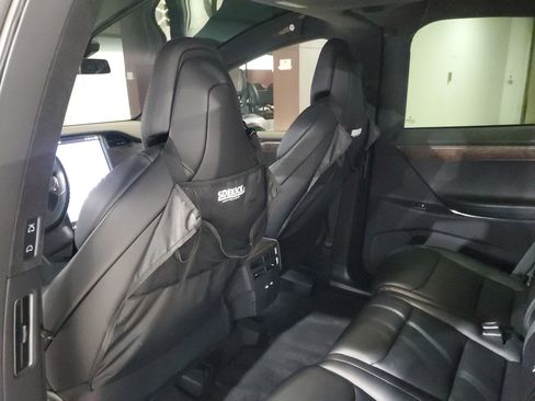 Used 2019 Tesla Model X image 12