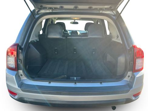 Used 2015 Jeep Compass Latitude image 24