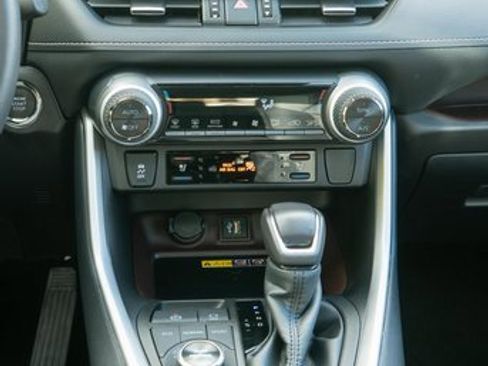 Used 2024 Toyota RAV4 Limited image 17