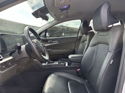 Certified 2024 Kia Sportage EX FWD image 13