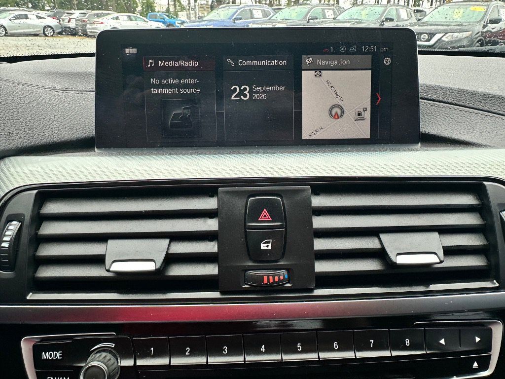 Used 2018 BMW 330e w/ Premium Package RWD image 9