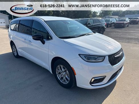 Used 2025 Chrysler Pacifica Select FWD image 1