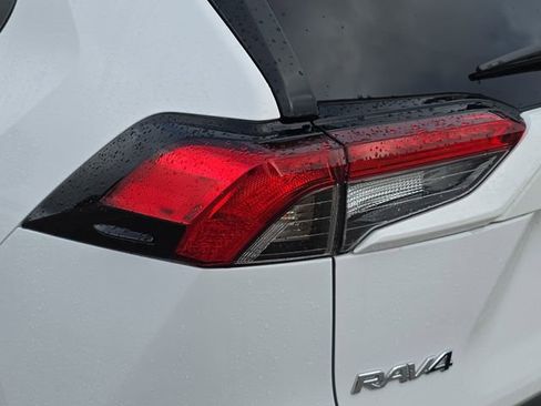 Used 2025 Toyota RAV4 LE AWD/4WD image 34