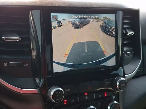 Used 2022 RAM 1500 Big Horn AWD/4WD image 18