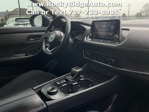 Used 2024 Nissan Rogue S image 11