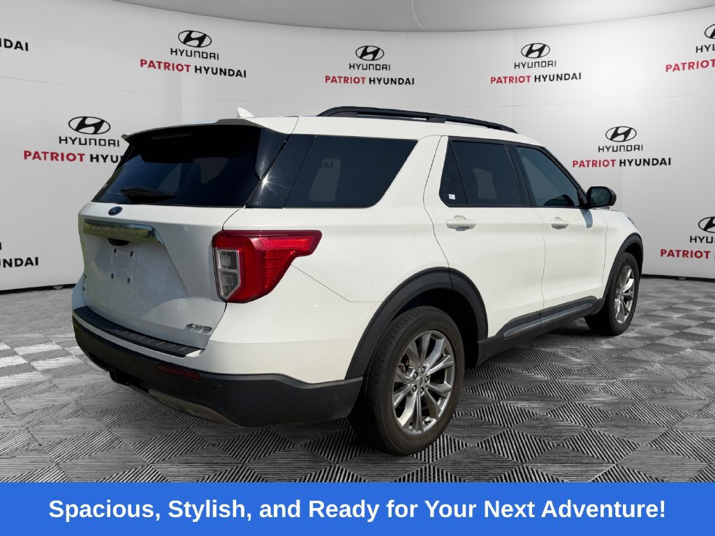 Used 2022 Ford Explorer XLT w/ Equipment Group 202A AWD/4WD image 3