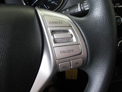 Used 2016 Nissan Rogue S w/ Appearance Package FWD image 14