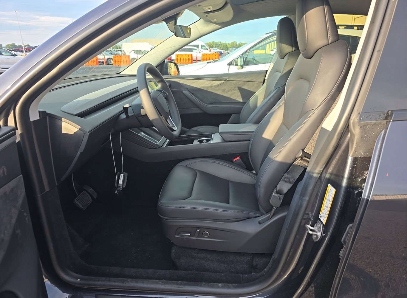 Used 2026 Tesla Model Y Long Range RWD image 7