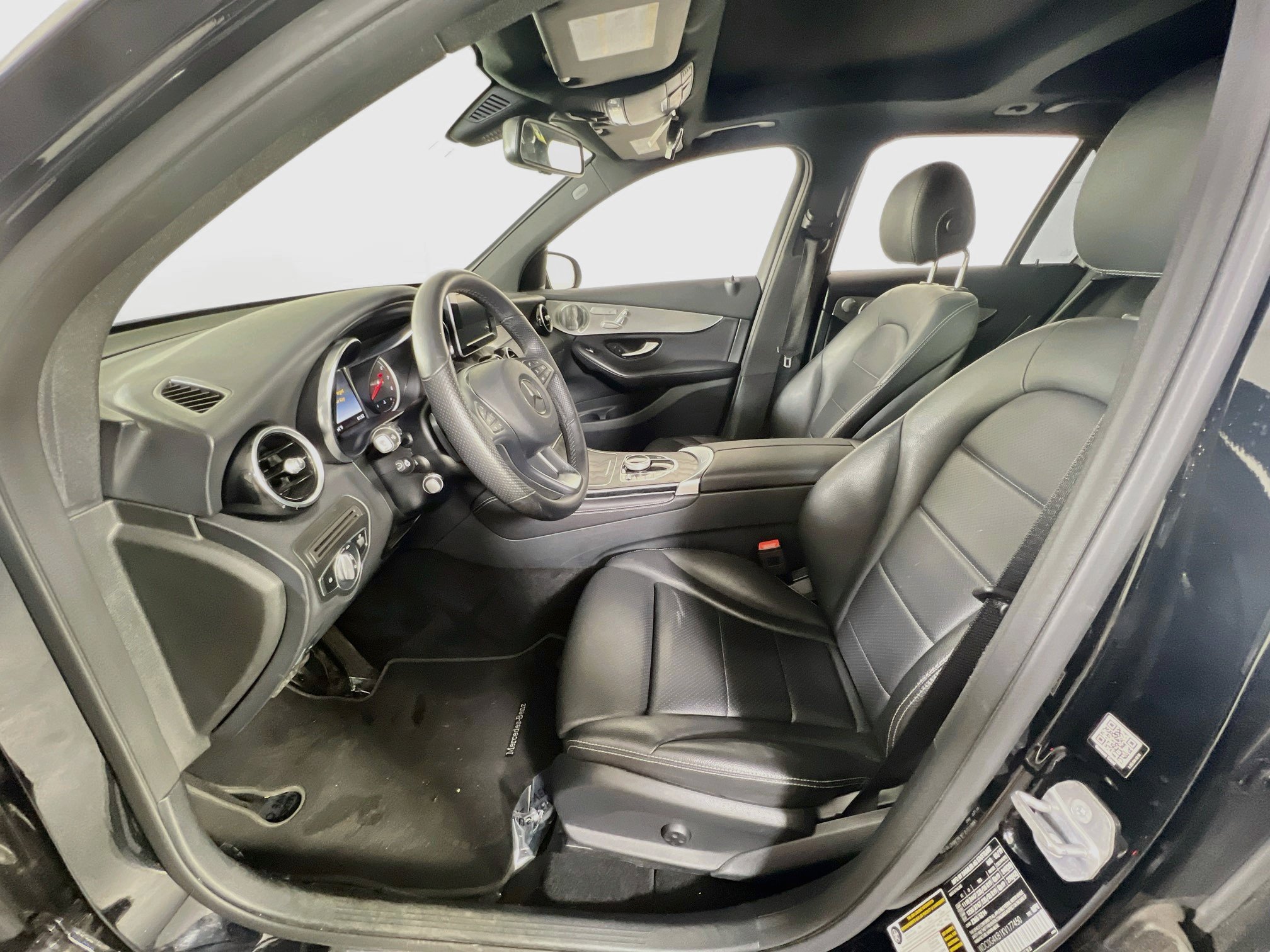 Used 2019 Mercedes-Benz GLC 300 4MATIC image 20
