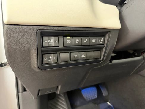 Used 2023 Toyota Tundra Capstone AWD/4WD image 20