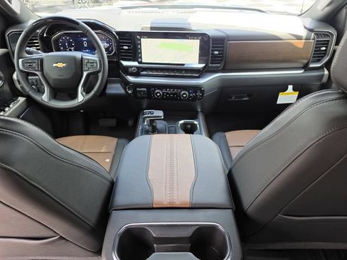 New 2026 Chevrolet Silverado 1500 High Country AWD/4WD image 15