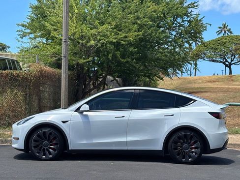 Used 2022 Tesla Model Y Performance AWD/4WD image 2