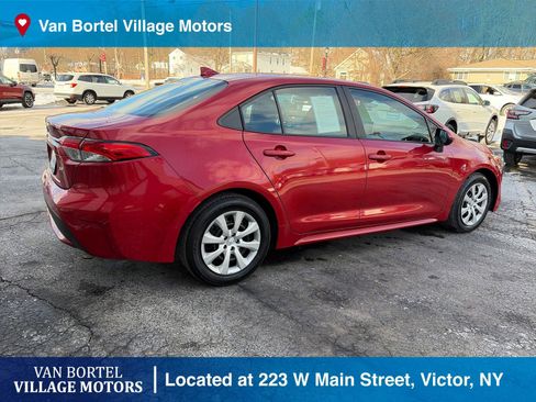 Used 2021 Toyota Corolla LE image 6