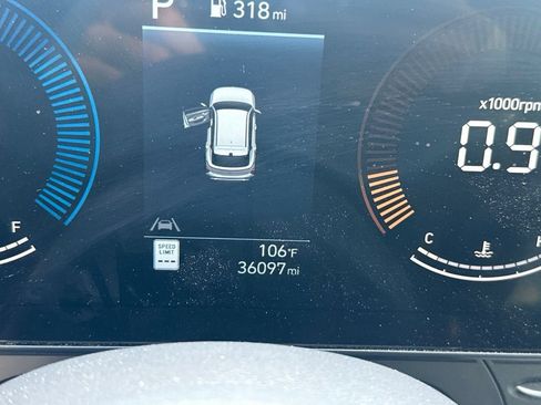 Used 2025 Hyundai Kona SEL FWD image 17