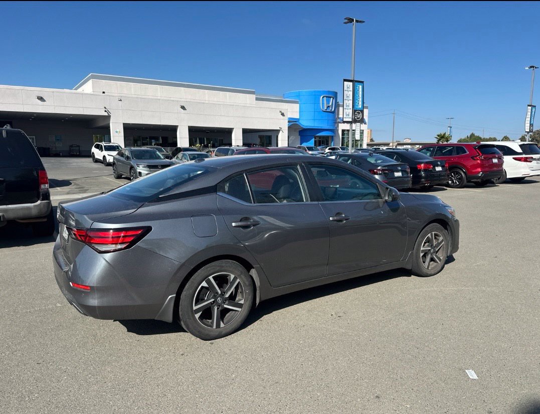 Used 2025 Nissan Sentra SV FWD image 3