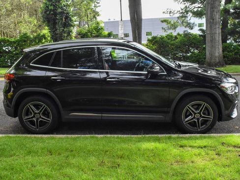 Used 2021 Mercedes-Benz GLA 250 4MATIC w/ AMG Line Exterior image 11