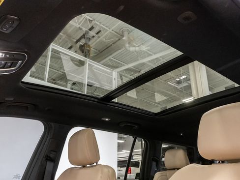 New 2025 Jeep Grand Cherokee L Limited w/ Luxury Tech Group II AWD/4WD image 9