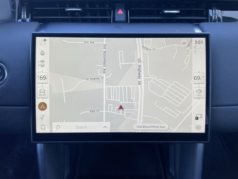 Used 2024 Land Rover Discovery Sport S image 27