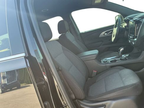 Used 2023 Chevrolet Traverse LT FWD image 15