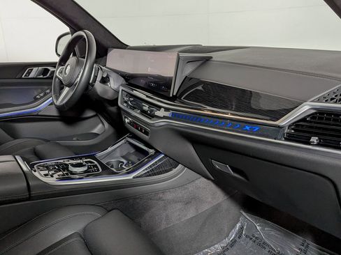 Used 2024 BMW X7 xDrive40i w/ Executive Package image 23