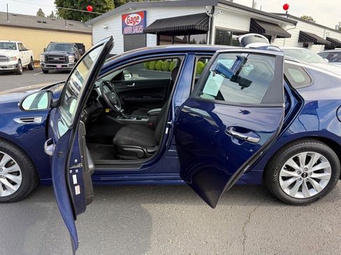 Used 2018 Kia Optima LX w/ 17" Alloy Wheels Package image 17