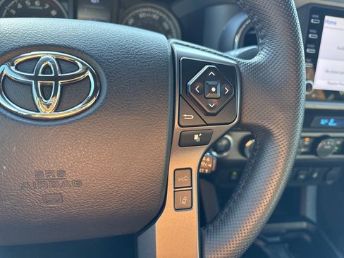 Used 2022 Toyota Tacoma TRD Off-Road image 34