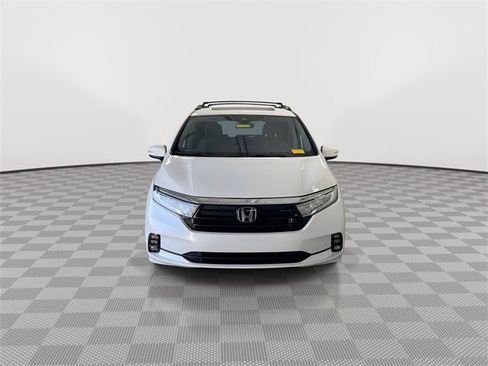 Used 2023 Honda Odyssey Elite image 3