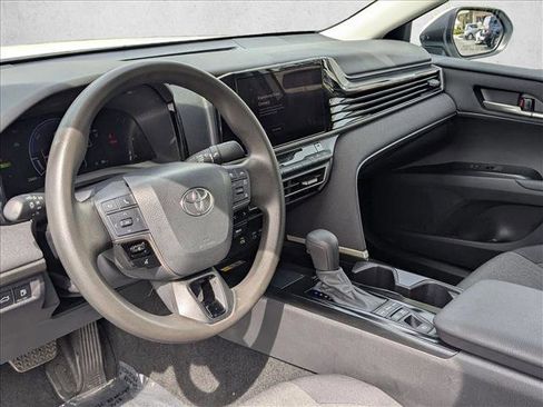 Used 2025 Toyota Camry LE image 10