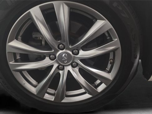 Used 2015 INFINITI Q70 3.7 w/ Technology Package RWD image 23