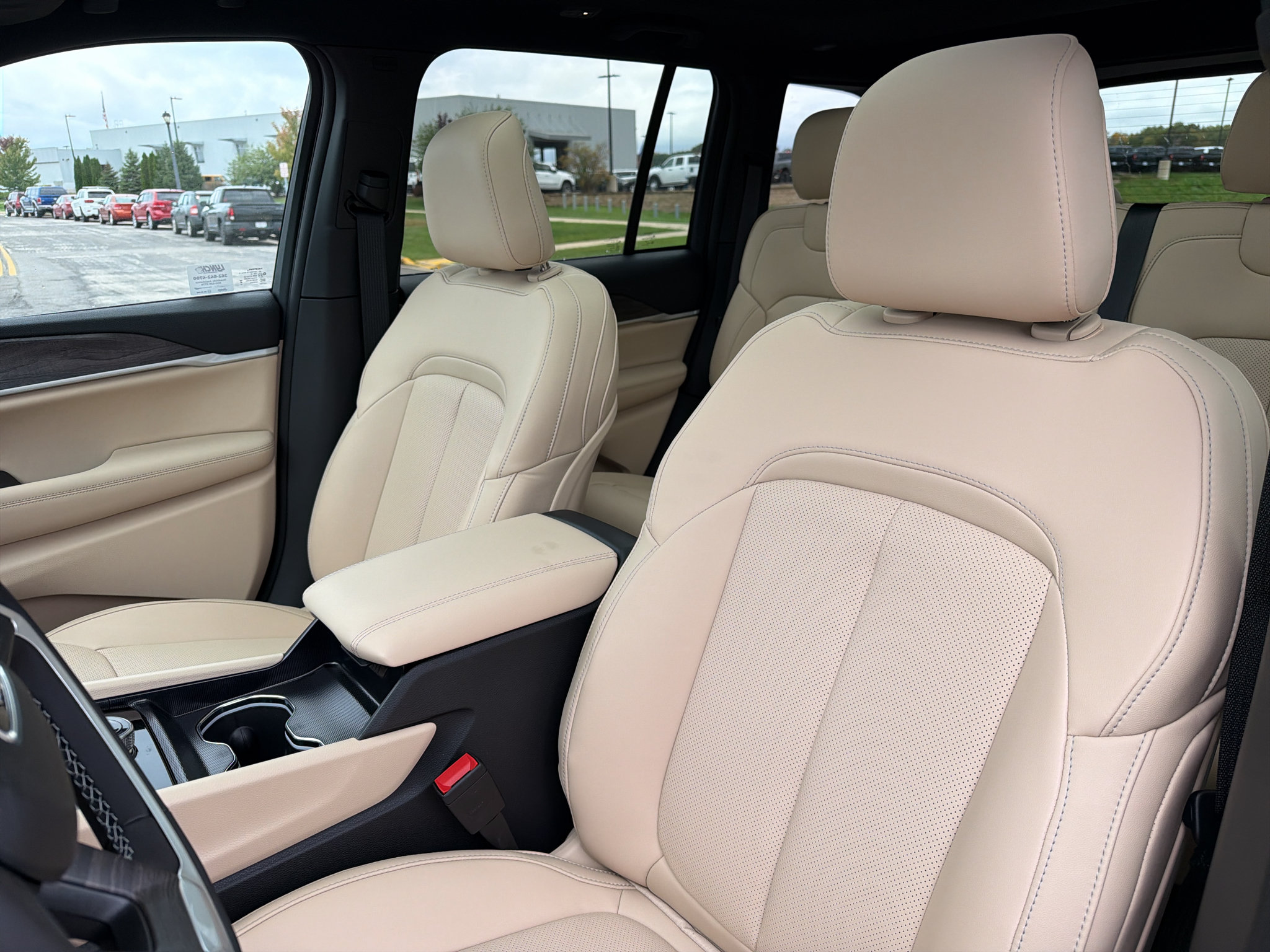 New 2027 Jeep Grand Cherokee Limited w/ Technology Group II AWD/4WD image 16
