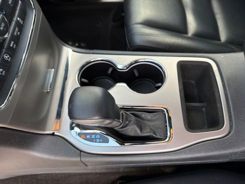 Used 2018 Jeep Grand Cherokee Limited image 18