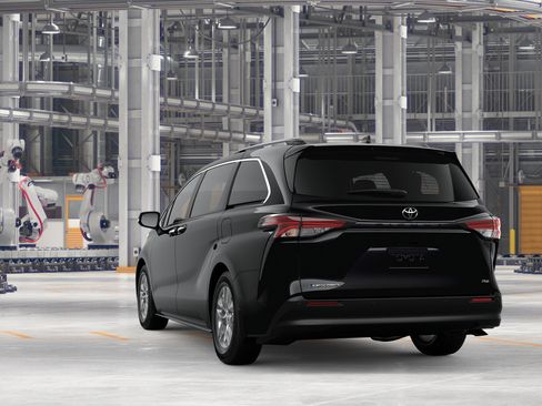 New 2026 Toyota Sienna XLE AWD/4WD image 9