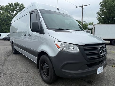 Used 2021 Mercedes-Benz Sprinter 2500 image 15