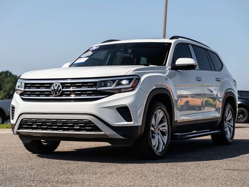 Used 2021 Volkswagen Atlas SE w/ Panoramic Sunroof Package FWD image 3