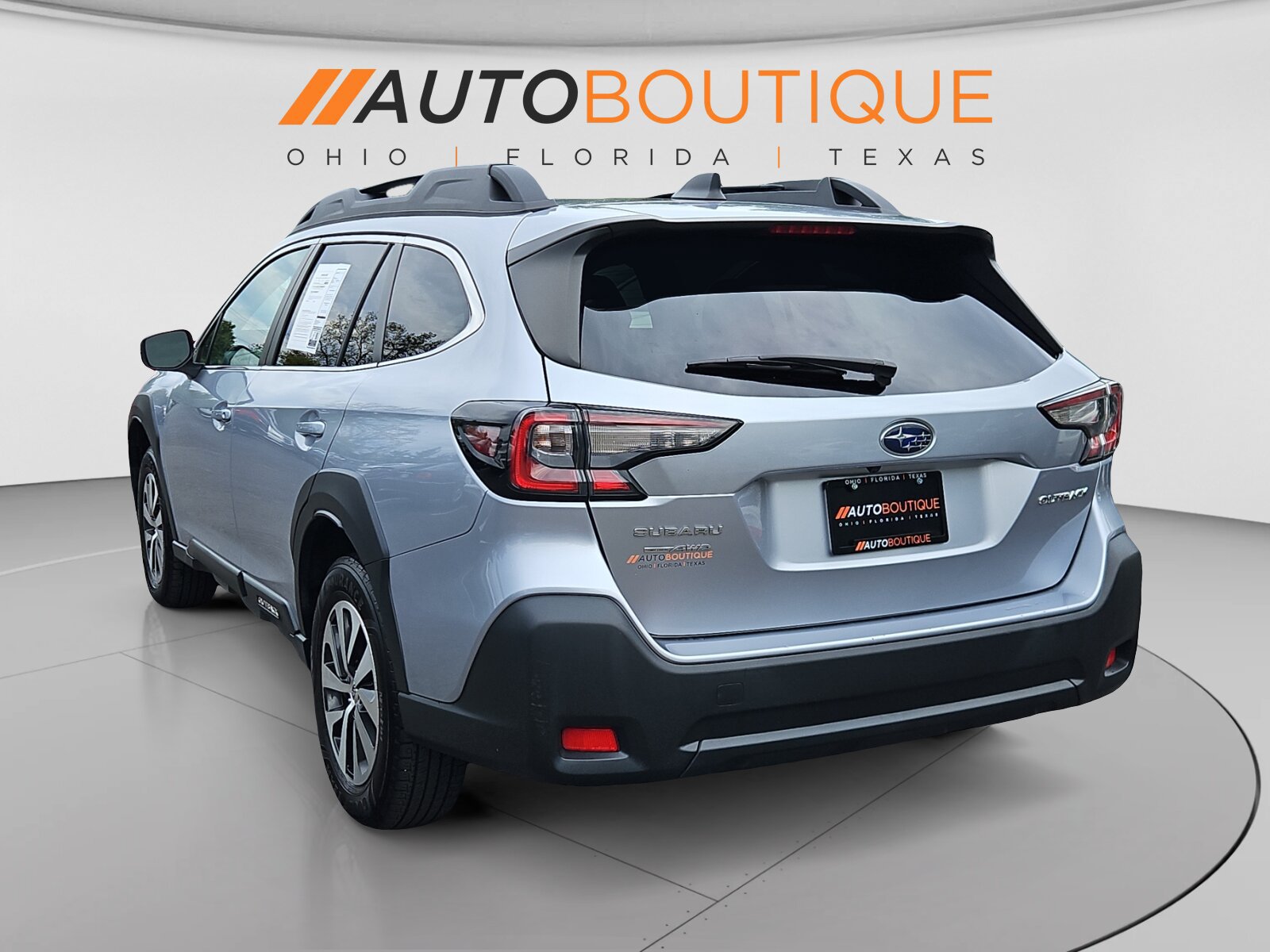 Used 2024 Subaru Outback Premium AWD/4WD image 3