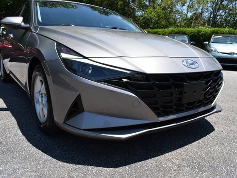 Used 2023 Hyundai Elantra SE FWD image 33