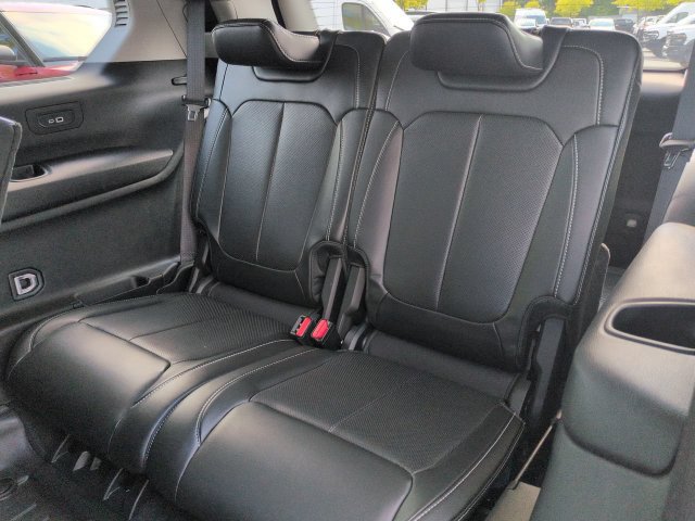 Used 2022 Jeep Grand Cherokee L Limited w/ Luxury Tech Group II RWD image 13